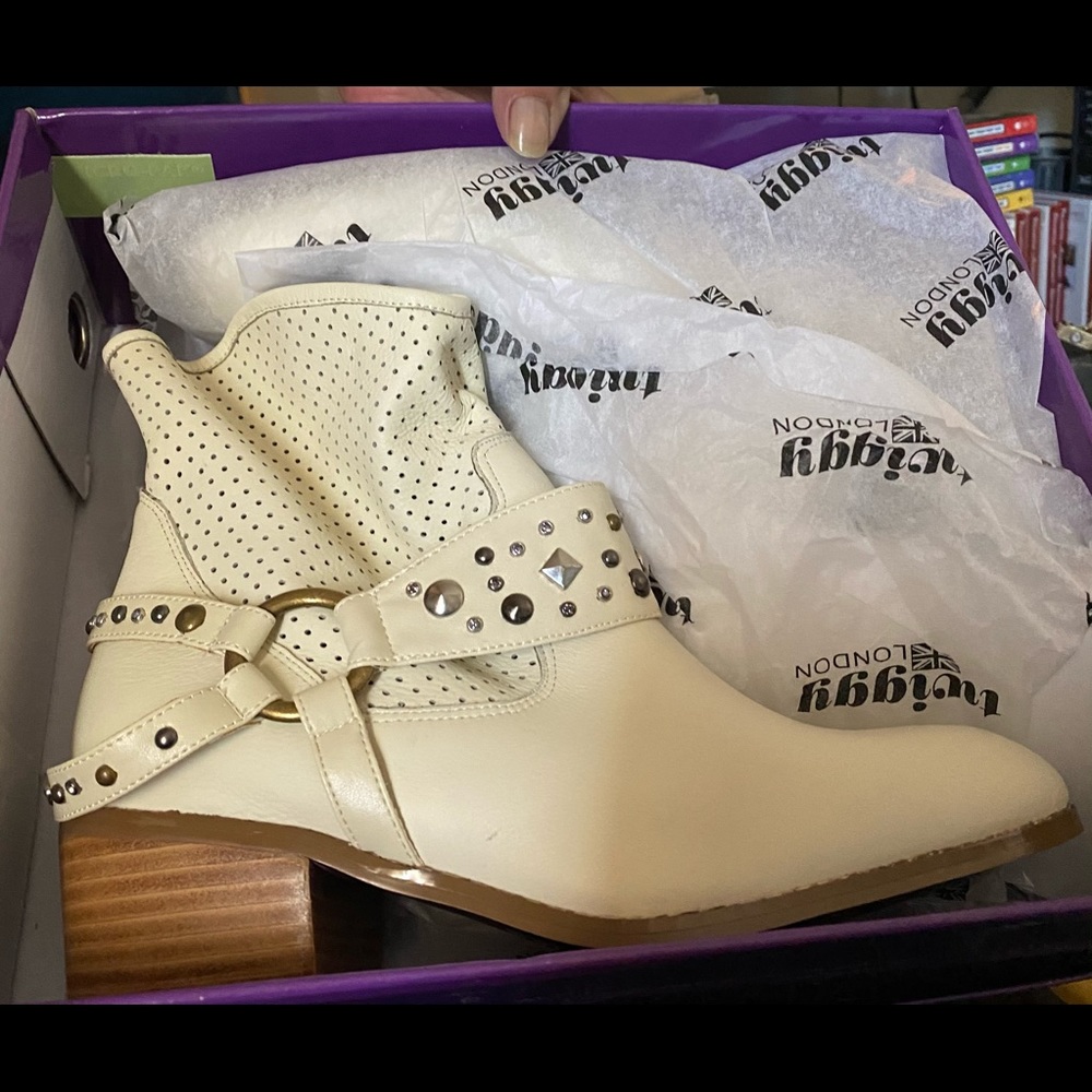 Twiggy London Cream High Heel Boots